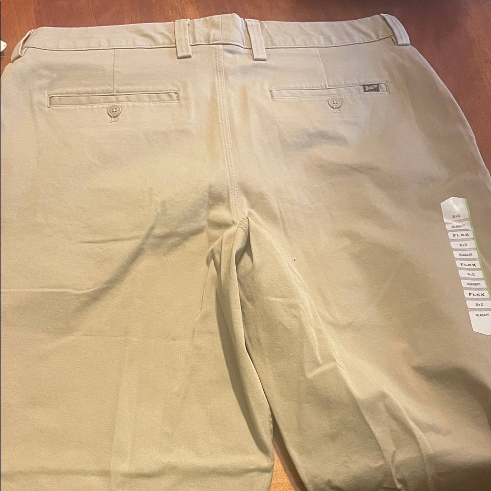 Duluth Trading Co Men's Tan Chinos - Picture 6 of 6